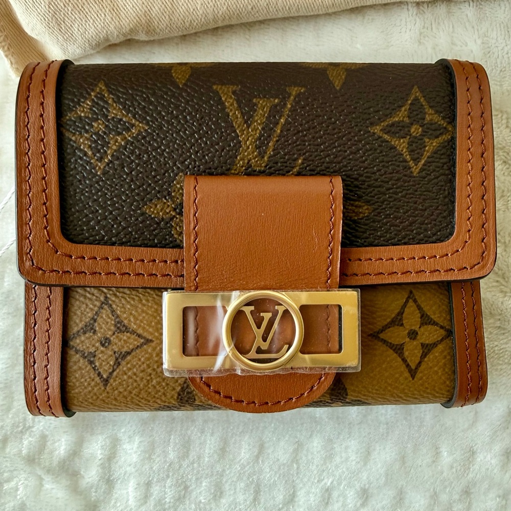 Brand new Louis Vuitton Dauphine Compact Wallet w box reverse monogram leather - Picture 2 of 16